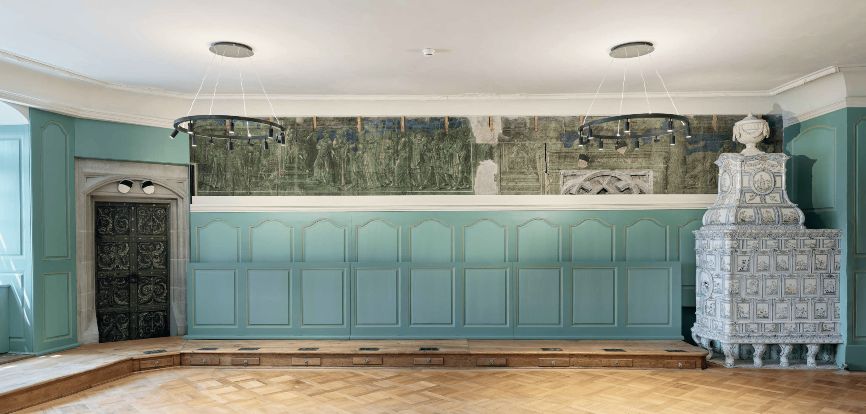 Vue d’ensemble de la paroi occidentale, avec boiseries du XVIIIe siècles mobiles © Thomas Telley