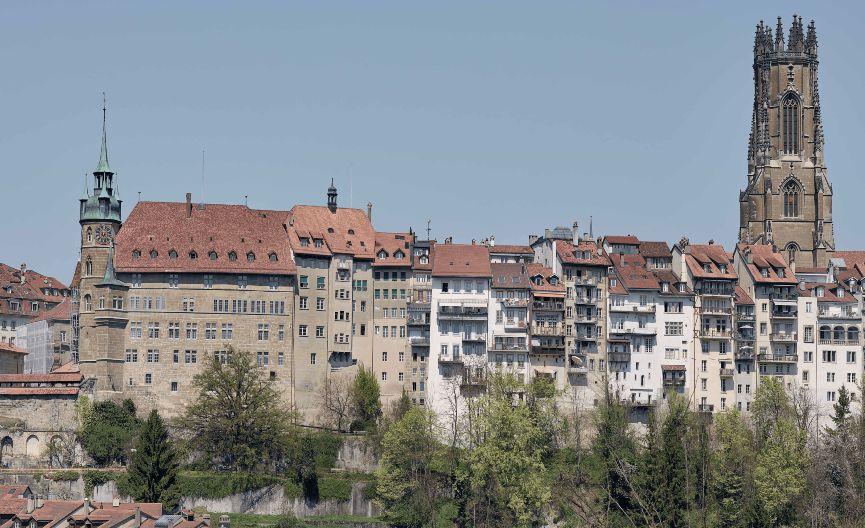 Bâtiment terminé, depuis le pont de St-Jean © Thomas Telley